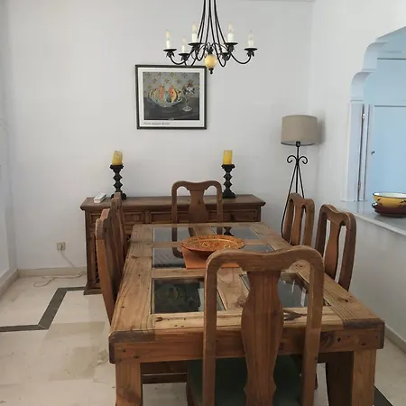1404: 2 Bed Penthouse In El Presidente Appartement *